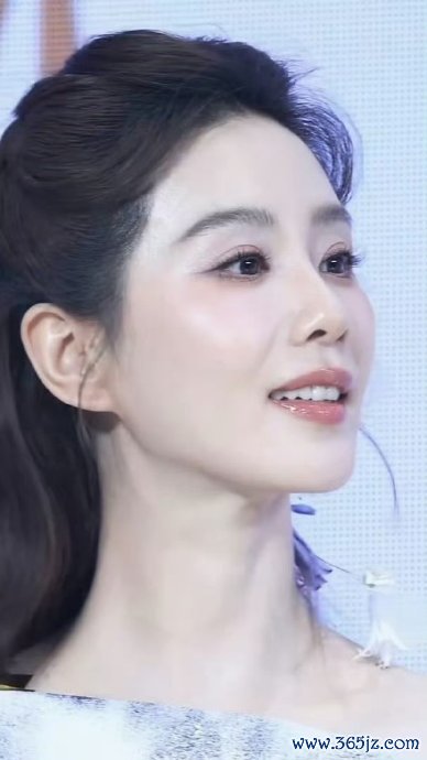 刘诗诗这生图也太生了 双好意思激勉粉丝热议